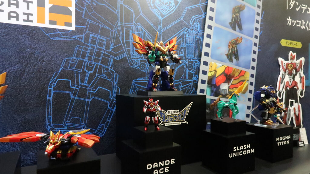 「合体神シリーズ」の獣王武神ダンデヴァインのフィギュア②