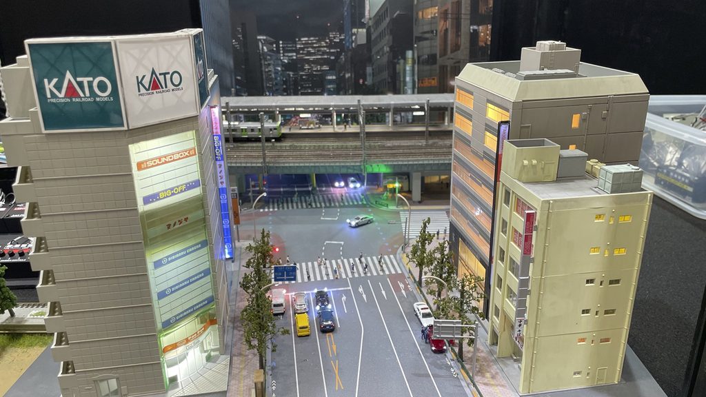 東京の街並みや生野駅のジオラマ画像