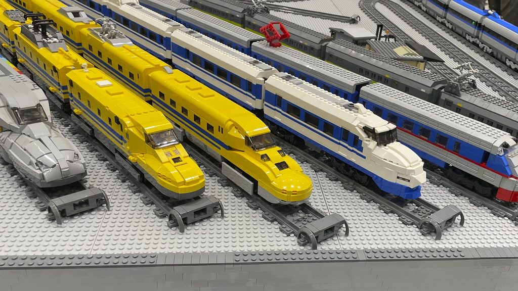 レゴブロックで制作された新幹線画像②