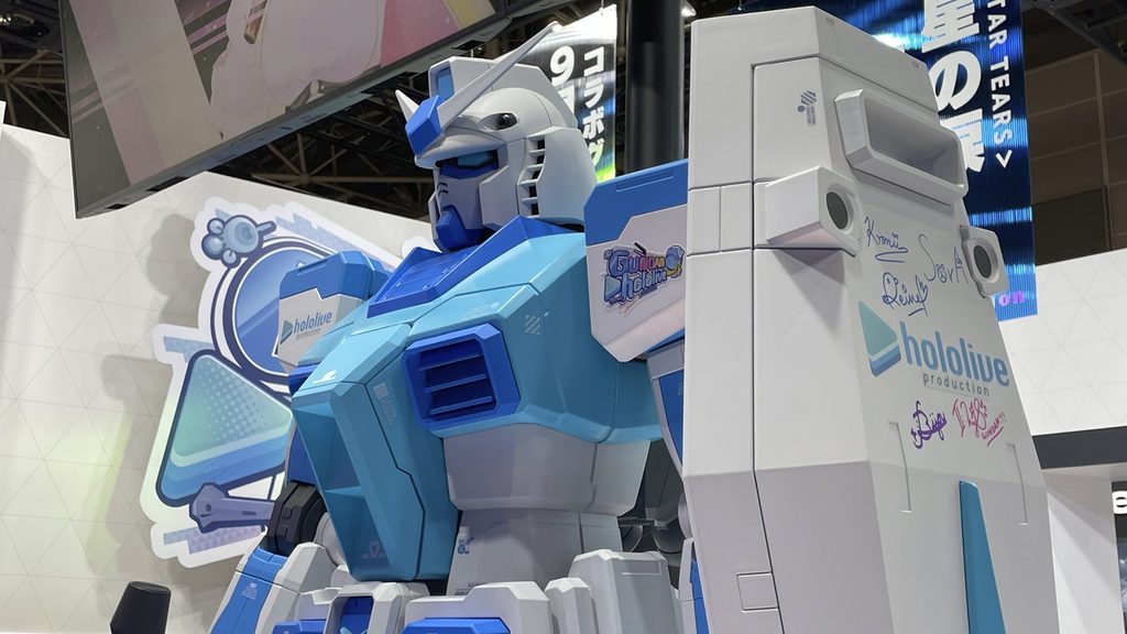 ホロライブ」とコラボしたガンダムのスタチュー