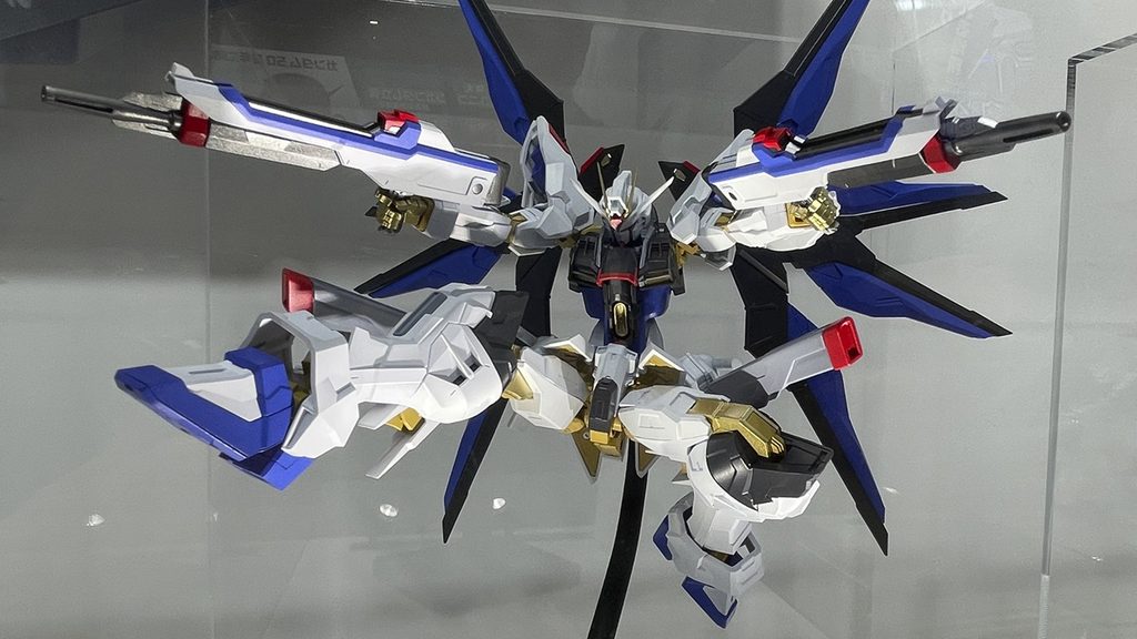 『ABSOLUTE ACT』第一弾商品の「ストライクフリーダムガンダム」②