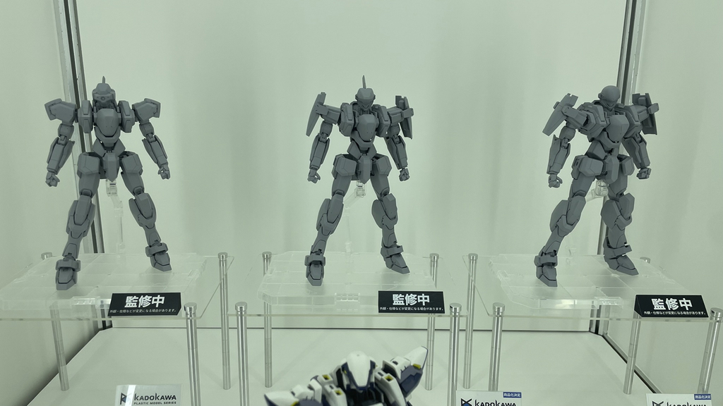 『フルメタル・パニック!』より1/48スケールのアーバレストの彩色済みのサンプルとガーズバックの原型サンプル画像②