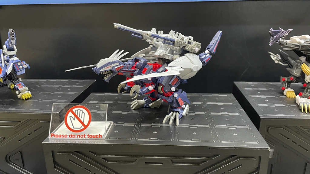 REALIZE MODELシリーズ『ZOIDS』のジェノシザースとヤクトフューラー画像